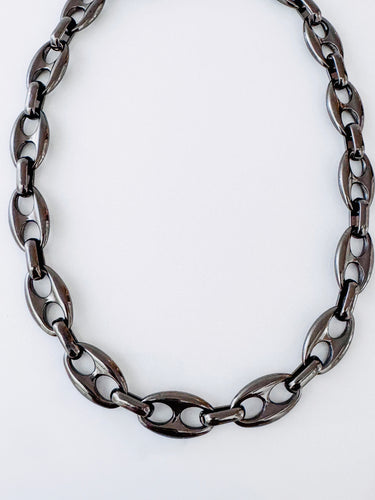 Aite Necklace chunky black enamel chain links on white background