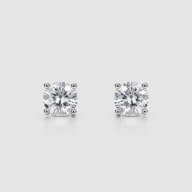 Close-up of the Udhi stud earrings featuring brilliant 4 mm stones.